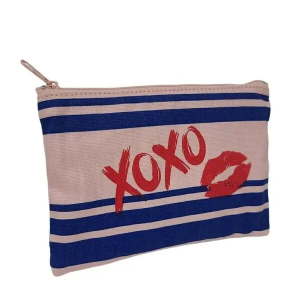 Xoxo Pink Lip Makeup Bag - Picture 1 of 7